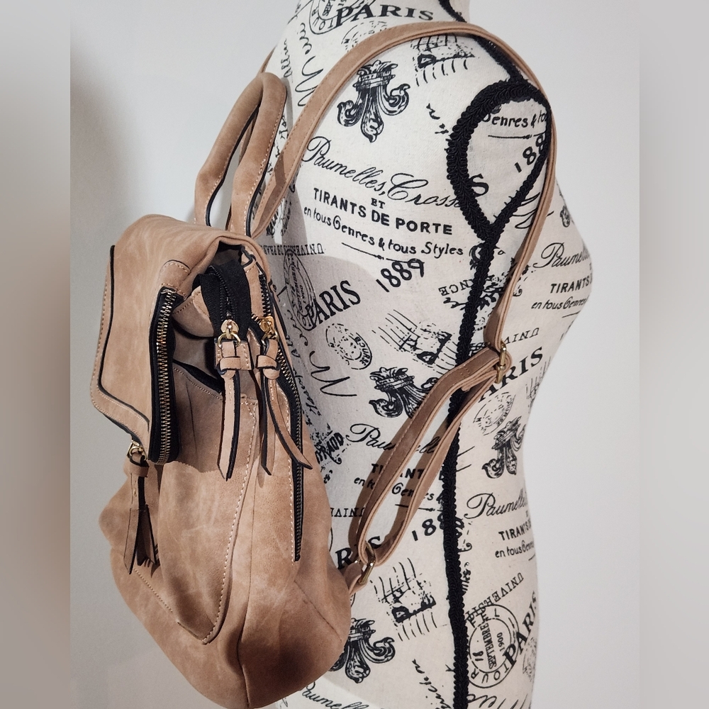 Violet Ray Cognac Backpack - Picture 13 of 14